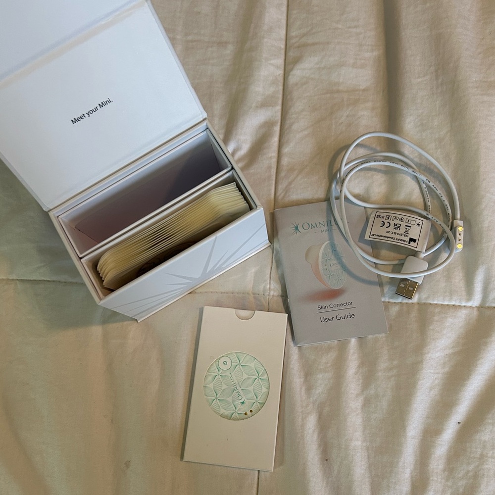 Omnilux Mini Skin Connector Device